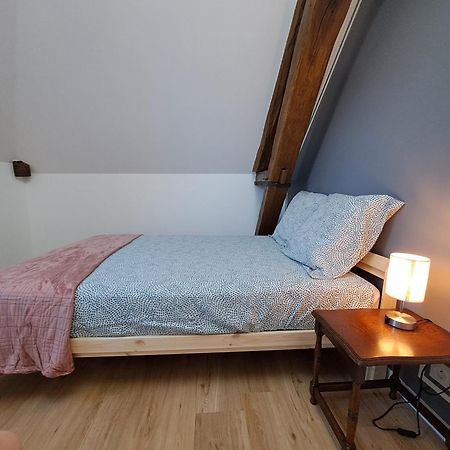 Aparthotel Kilometre 99 Pont-Sur-Yonne Zewnętrze zdjęcie